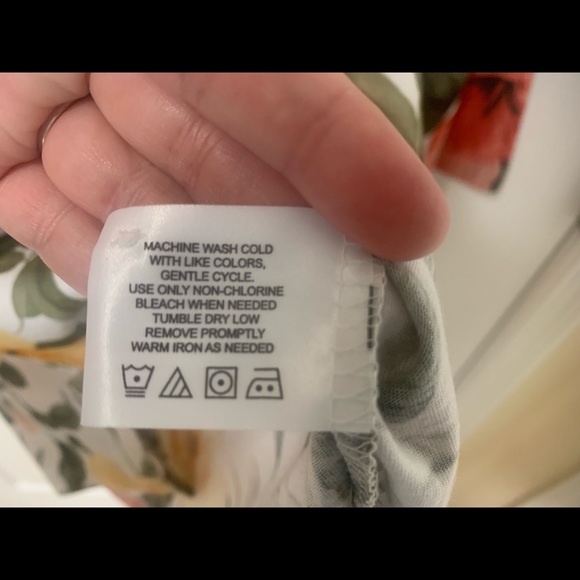 Caribbean Joe Floral Top. Size XL - Picture 3 of 7